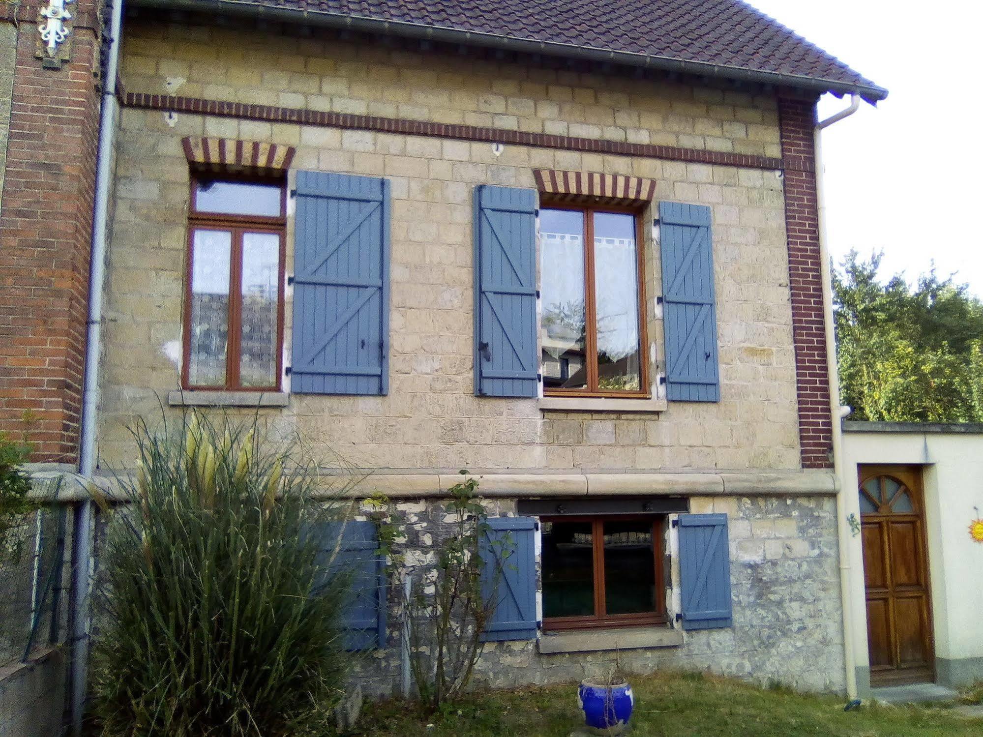 Loc'Apparts Beaumont-sur-Oise Exterior foto